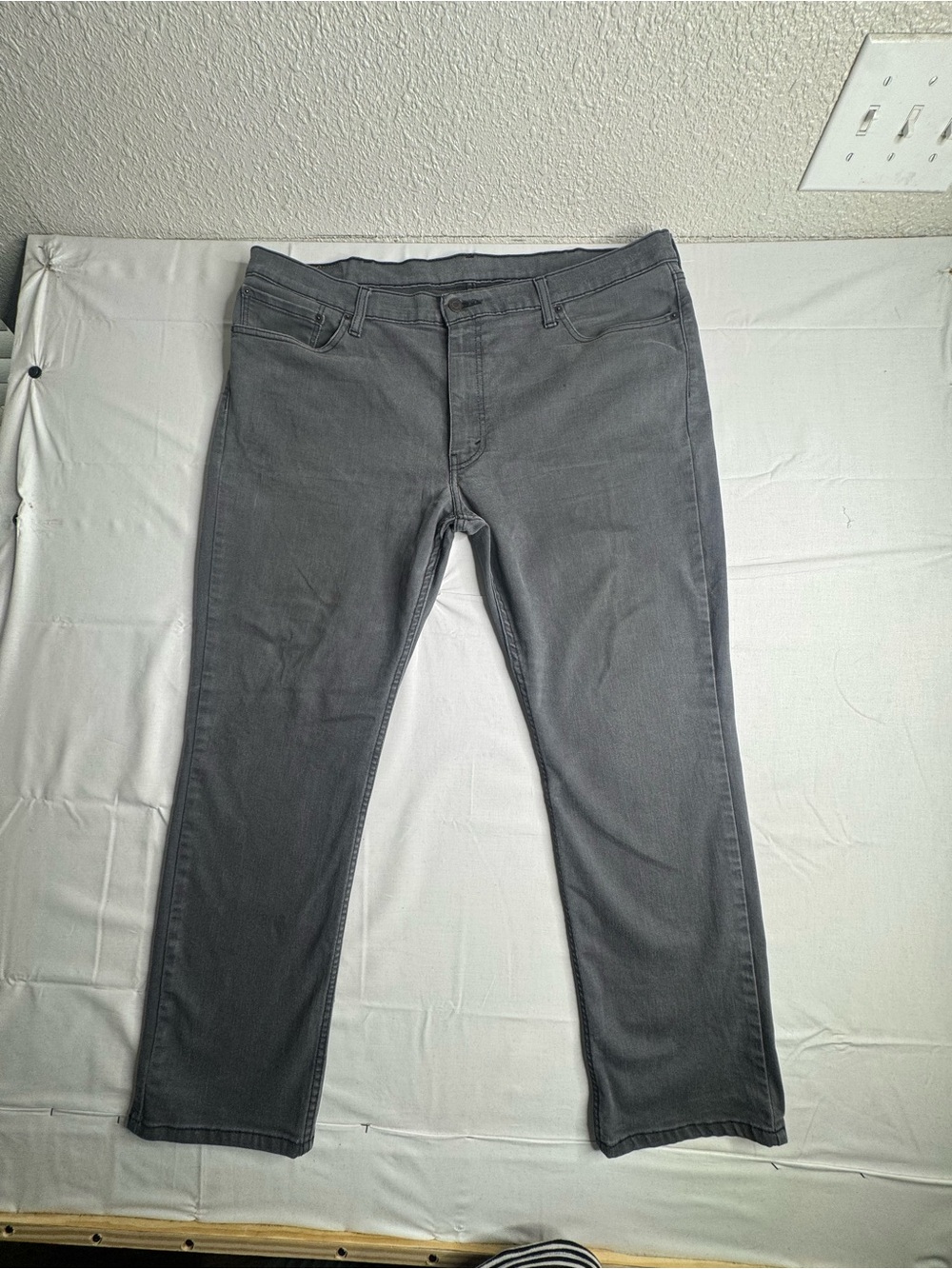 Levi's Men's Gray Slim Straight Jeans